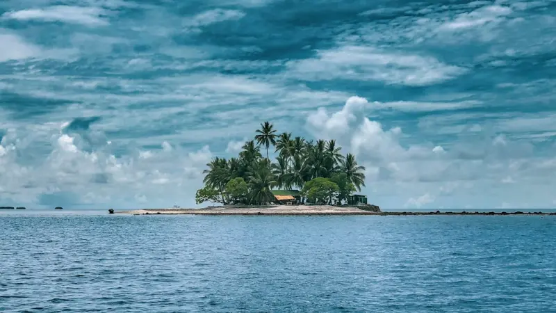 From Content Islands to a Unified Knowledge Hub: Rethinking the Enterprise CMS