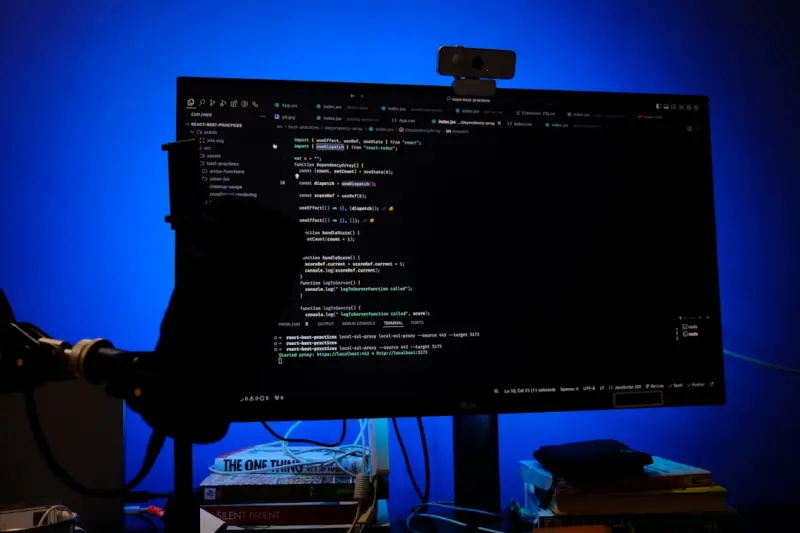 Streaming JavaScript: Real‑Time Data Pipelines for SaaS Success